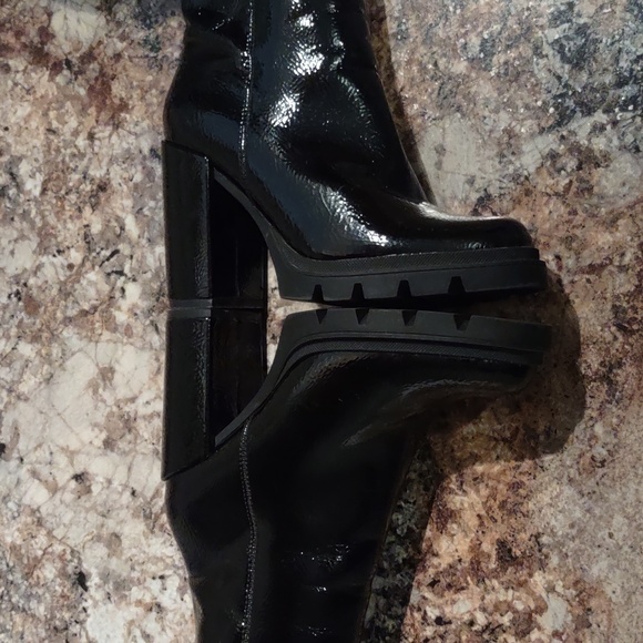 Steve Madden Vintage Patent Leather Ankle Boots - Picture 7 of 10